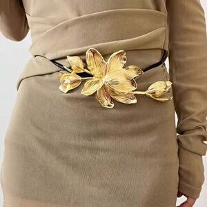 Gold Floral Statement Waist Belt